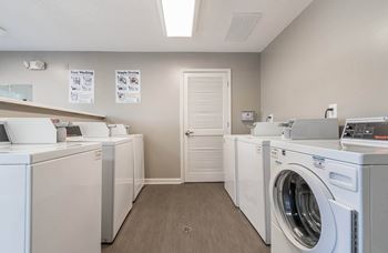 Mill Creek_Model Apartment Laundry Room